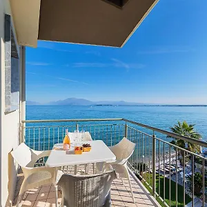 2* Lägenhetshotell Residenza Miralago By Wonderful Italy